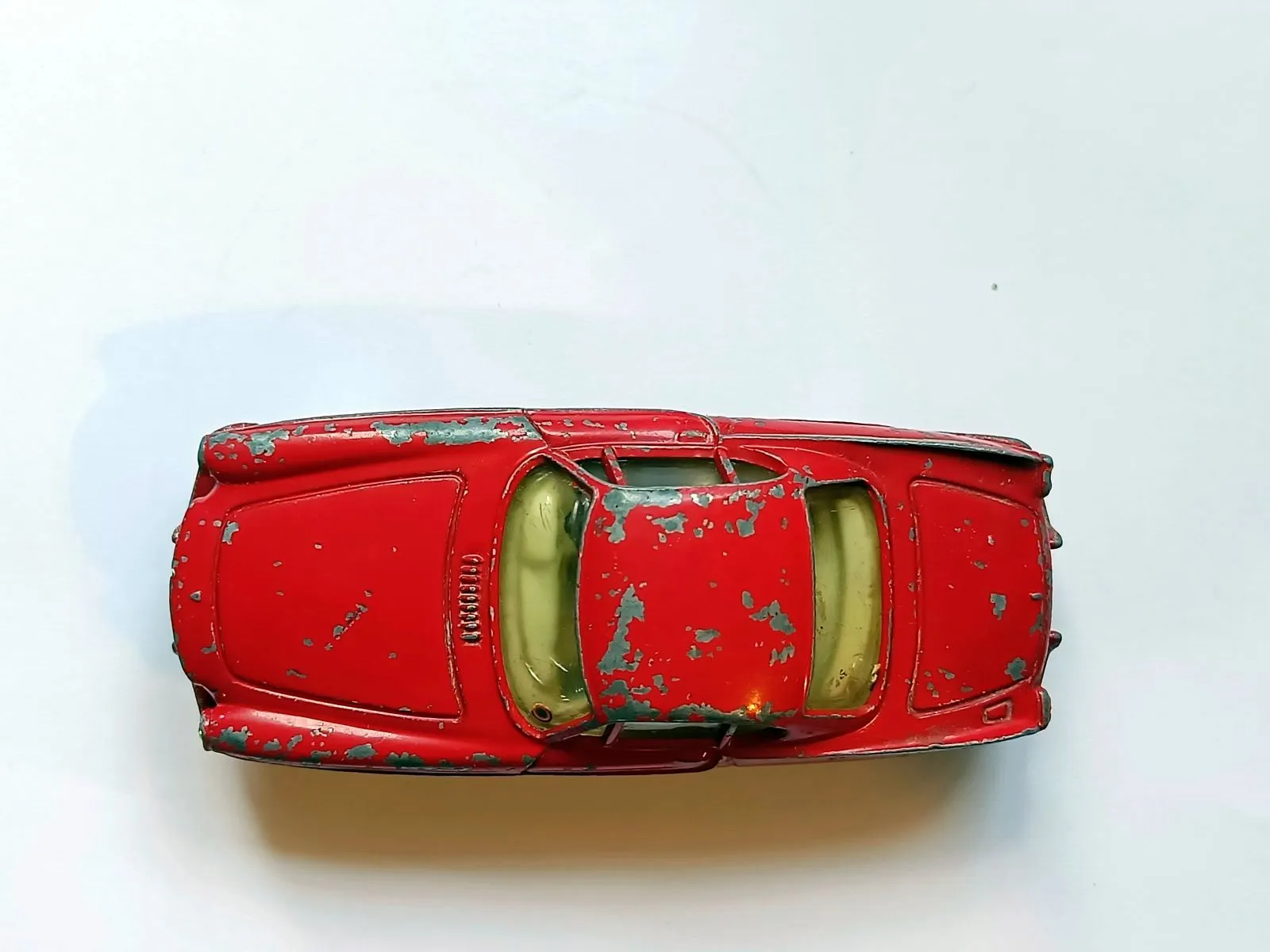 228 Volvo P1800 in red