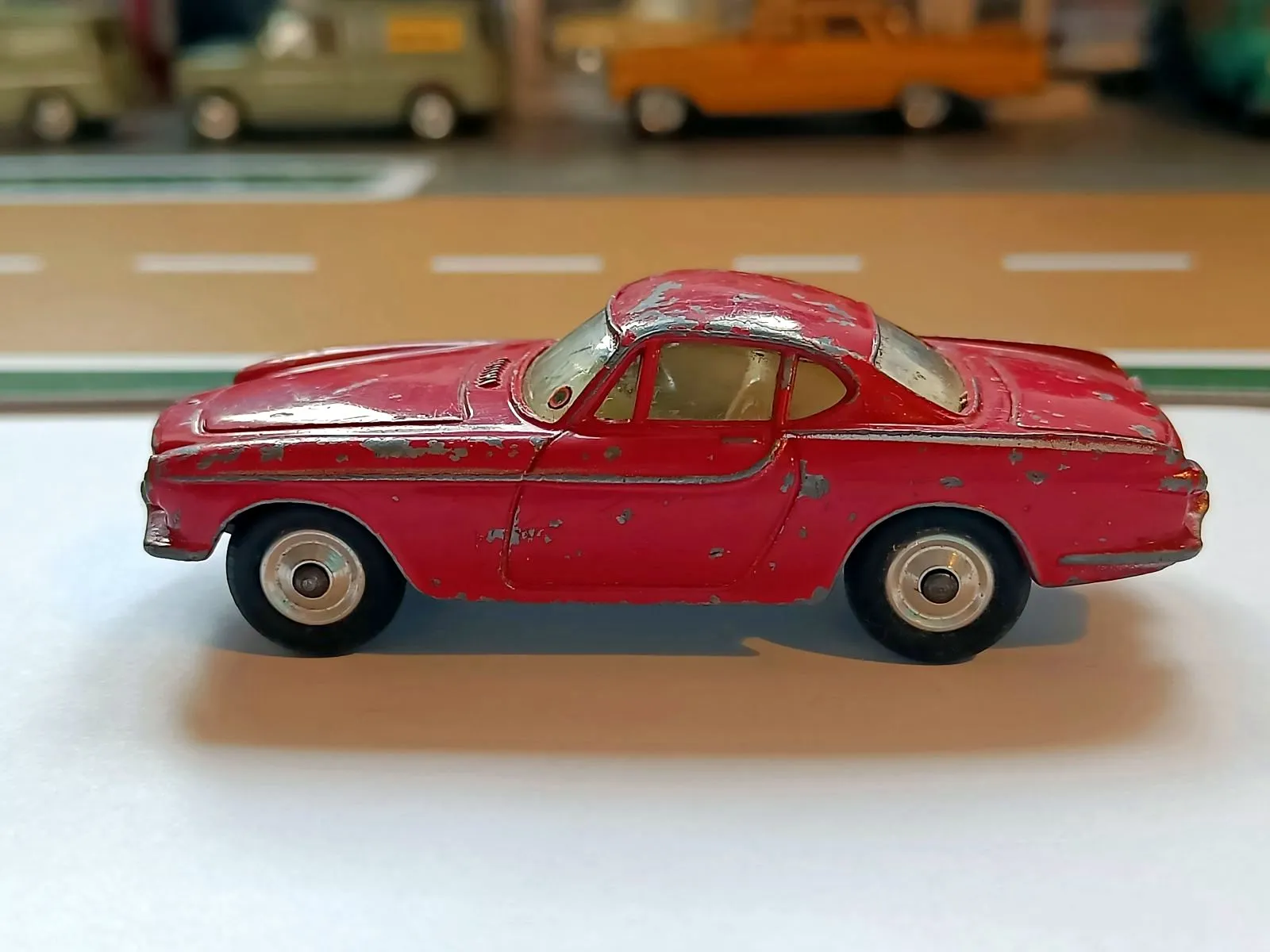 228 Volvo P1800 in red