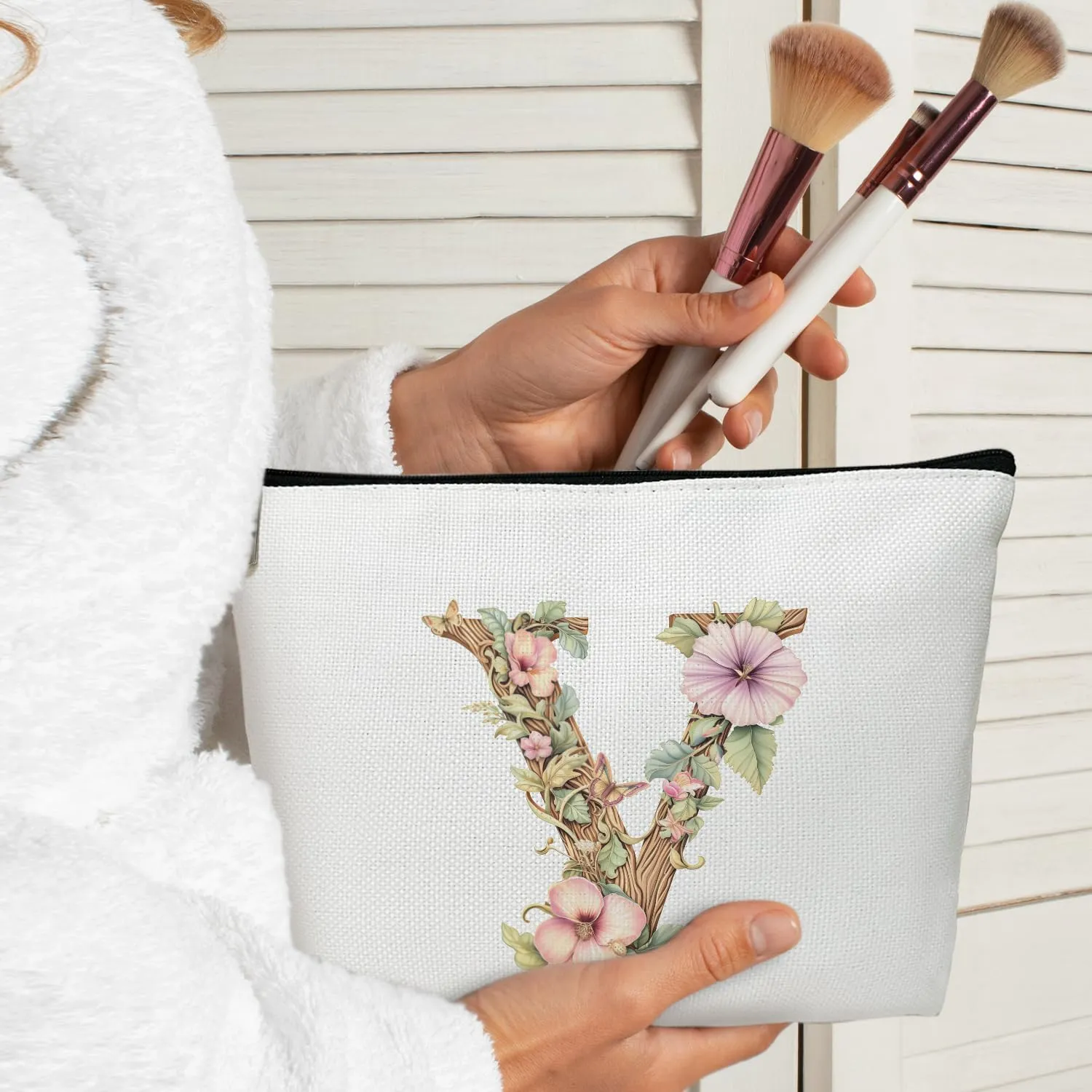 Monogrammed Makeup Bag Gifts for Women, Personalized Initial Letter V Small Cosmetic Bag for Purse Zipper Travel Toiletry Bag Birthday Gift for Friend Daughter Wedding Gift for Bridal Bridesmaid -B20