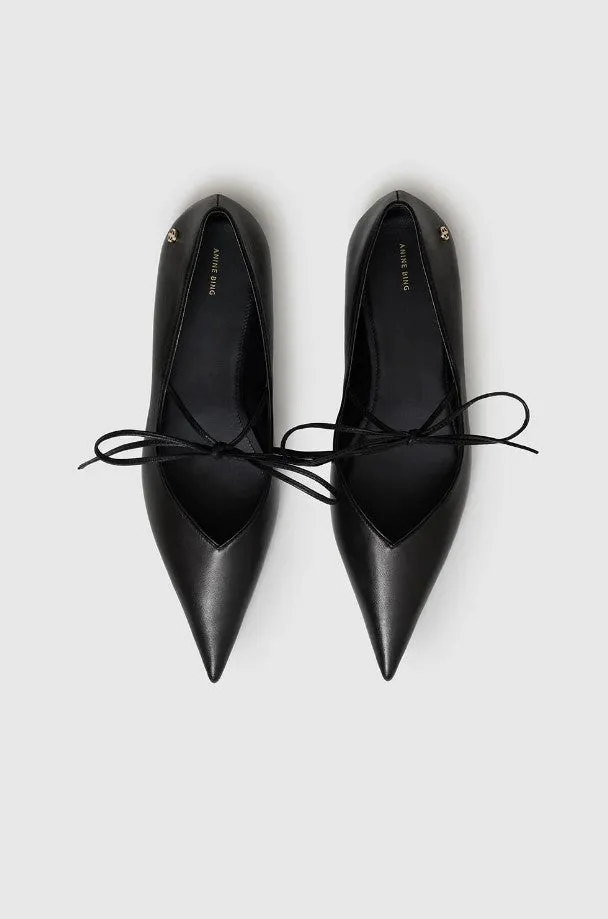 Nikki Flats Black